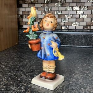 Hummel Congratulations Ich gratuliere figurine